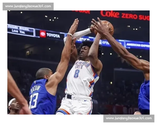 杰伦・威廉姆斯空降徐家汇 NBA 光影秀!冠军之夜点燃申城篮球激情 杰伦・威廉姆斯空降徐家汇 NBA 光影秀!冠军之夜点燃申城篮球激情