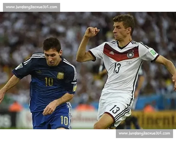 前美国脚琼斯：穆勒是低调务实的教科书，年轻球员应像学习梅西一样汲取经验