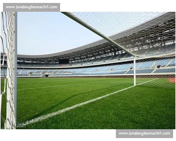 阳光少年探秘亚泰足球基地：张笑飞亲授职业训练课 沉浸式感受足球文化