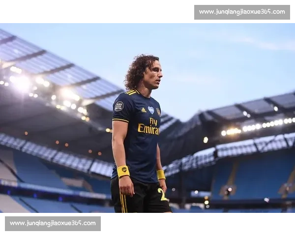 默特萨克：14 年枪手生涯，从后卫到青训教父的蜕变