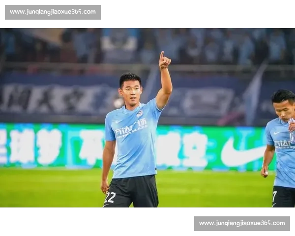 大连人主场迎战上海申花 全面分析两队近期状态与比赛前景