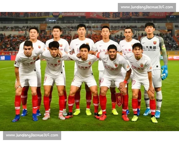 山东鲁能与上海上港激烈对决全场精彩回放及战术解析 山东鲁能与上海上港激烈对决全场精彩回放及战术解析